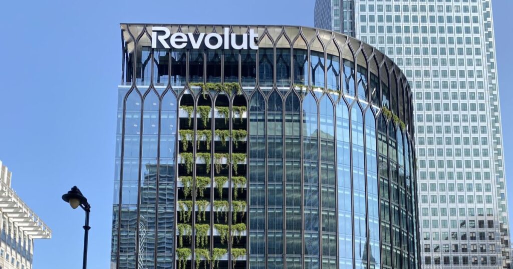 revolut zlato srebro